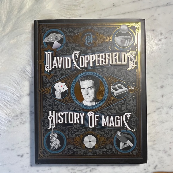 2021 David Copperfield’s History of Magic Hardcover Book - Picture 2 of 5